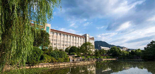 我的大學(xué)-大學(xué)志