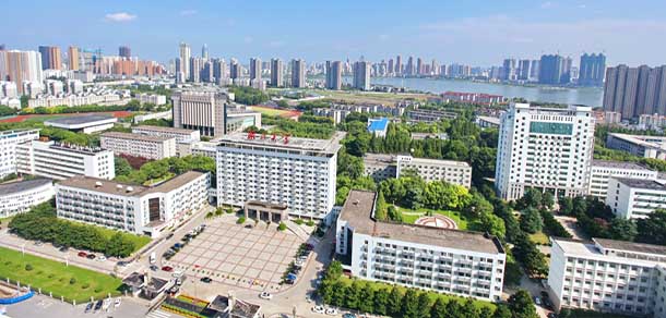 湖北大學(xué)