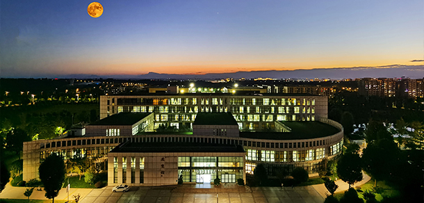 四川工商學院