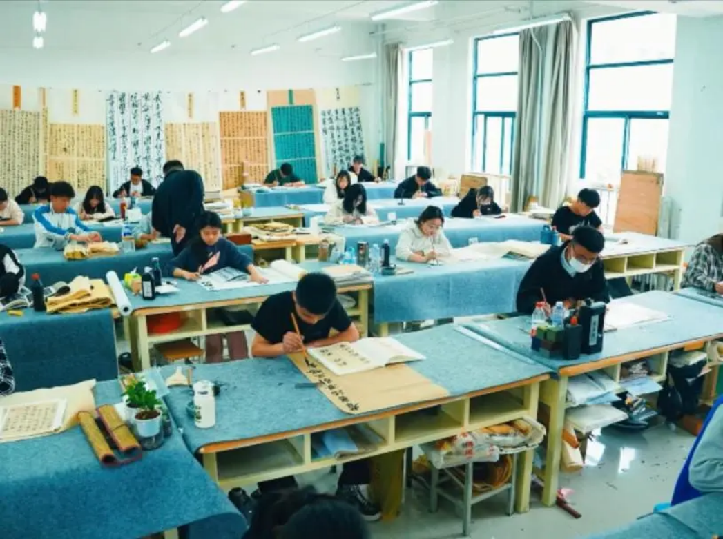 甘肅民族師范學(xué)院－2025年招生簡(jiǎn)章