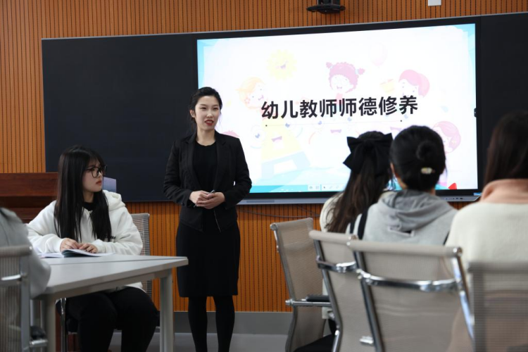 歷年招生計劃、錄取分數(shù)及選科要求