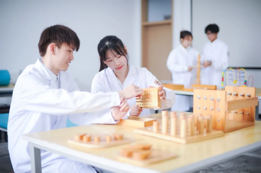 遼寧何氏醫(yī)學(xué)院－2023年招生簡(jiǎn)章
